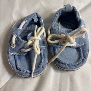 Baby Gap Blue Baby Walker Shoes- size 6-12 months with ties- adorable and soft